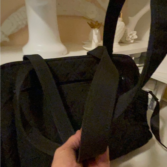 Vera Bradley large bag . Can use for handy bag or diaper bag new conditions - Picture 7 of 12